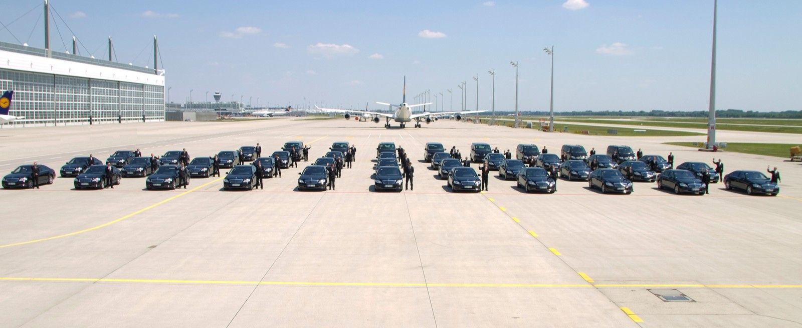 From VIP limousines to executive shuttles – we make arrival and departure part of your event.